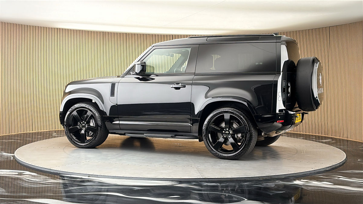 More views of Land Rover Defender 90