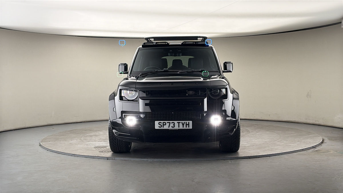 Land Rover Defender 130 Urban Image 3