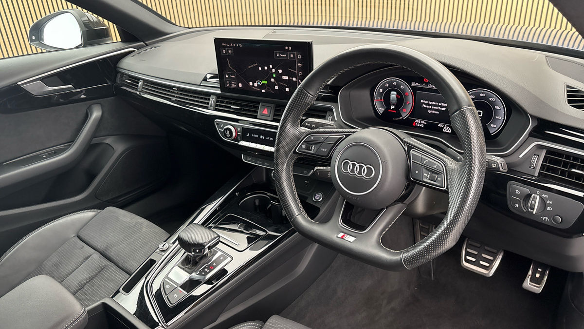 Audi A4 Avant Image 5