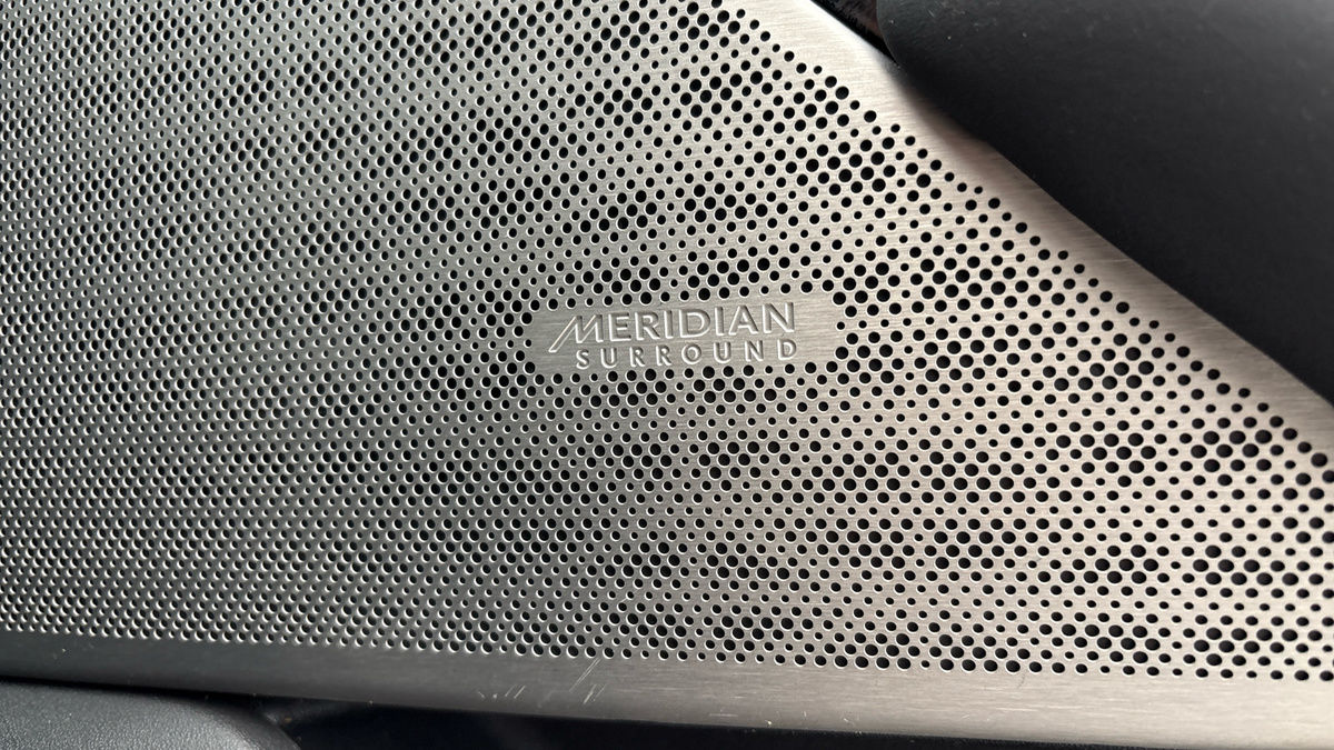 Land Rover Range Rover Velar Image 25