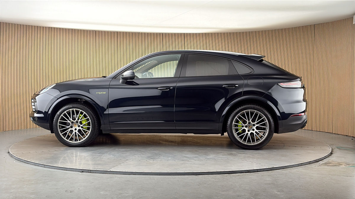 More views of Porsche Cayenne