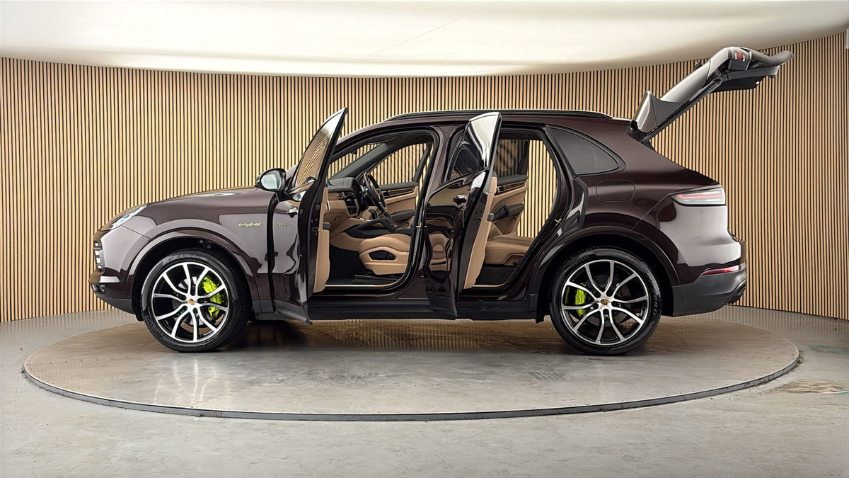 More views of Porsche Cayenne