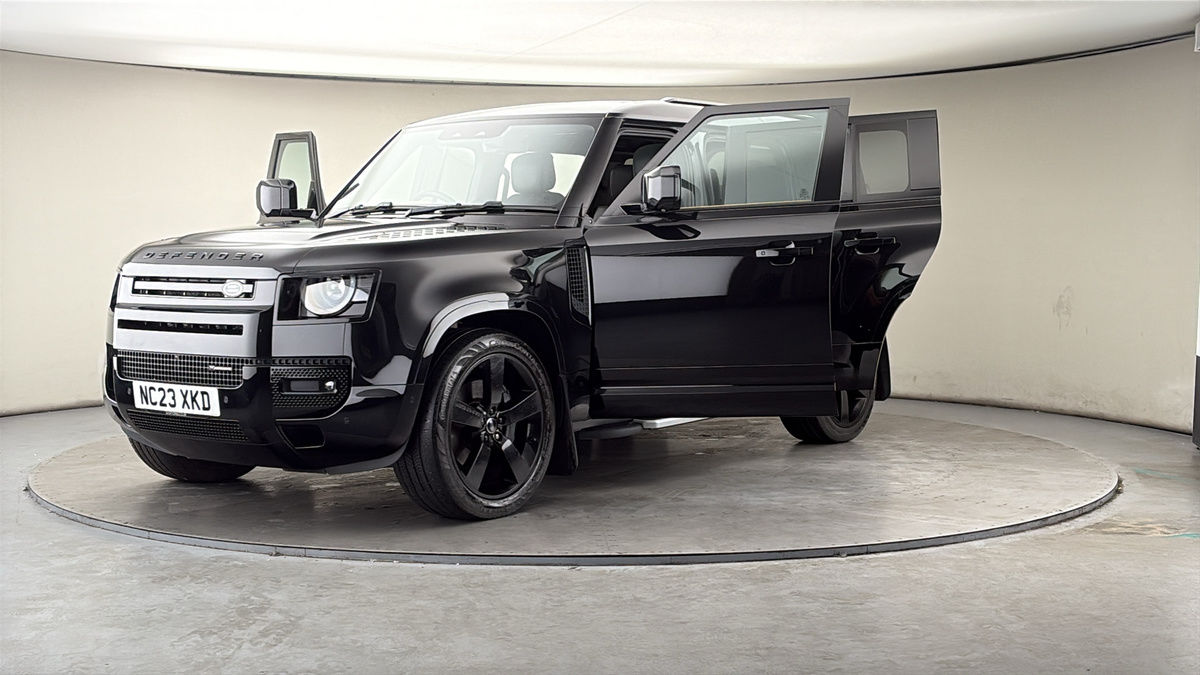 More views of Land Rover Defender 110