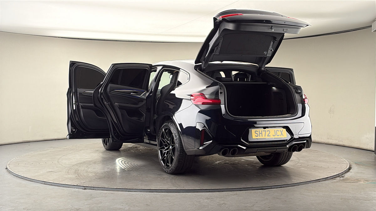 More views of BMW X4 M