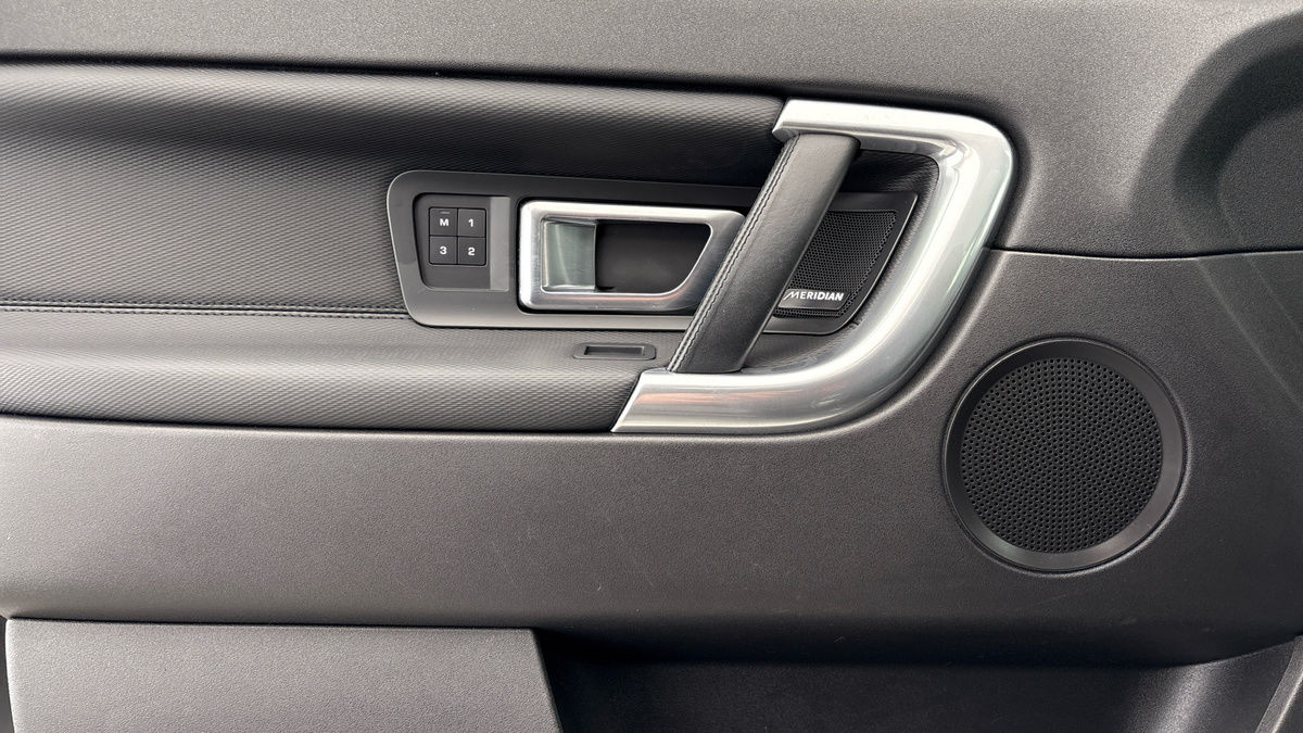 Land Rover Discovery Sport Image 19