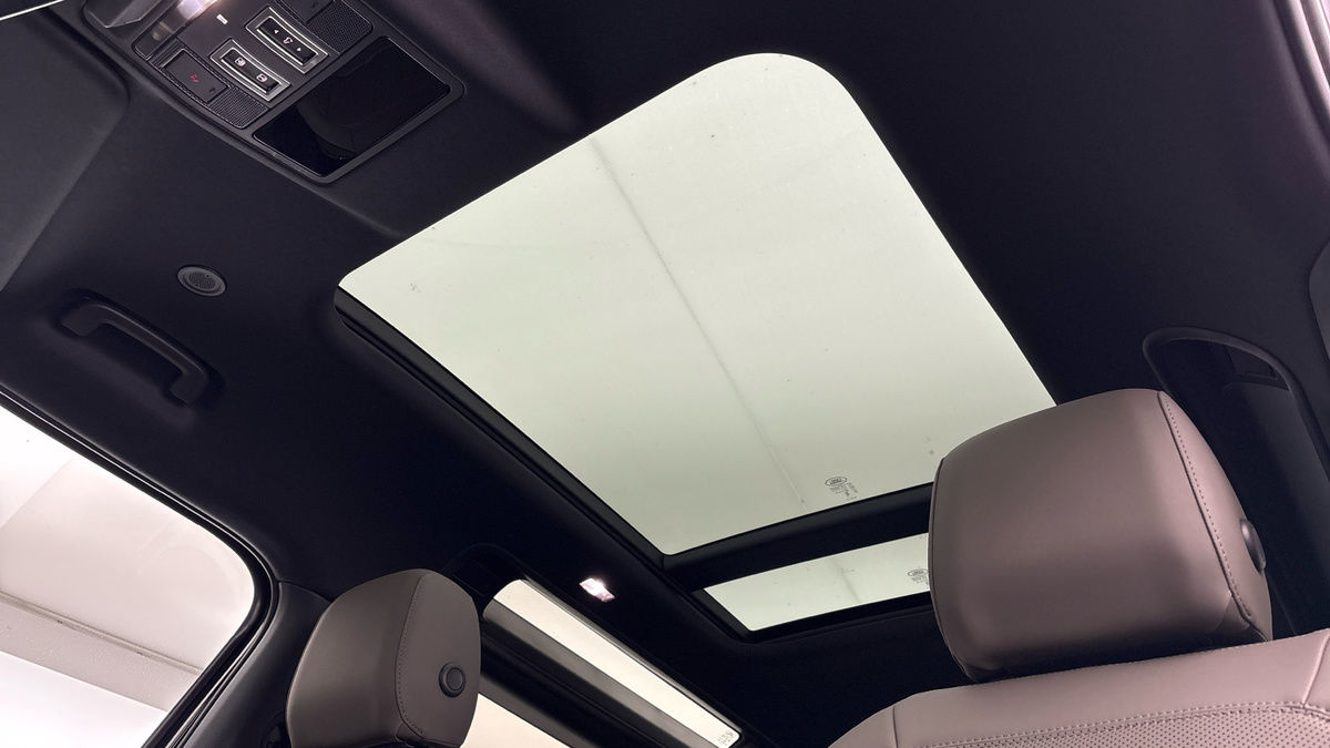 Land Rover Defender 90 Image 6