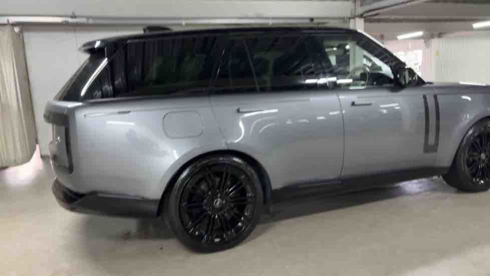 More views of Land Rover Range Rover