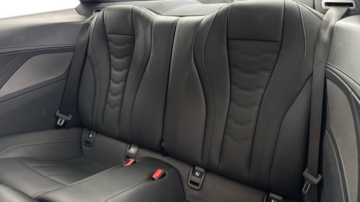 BMW 8 Series Image 8