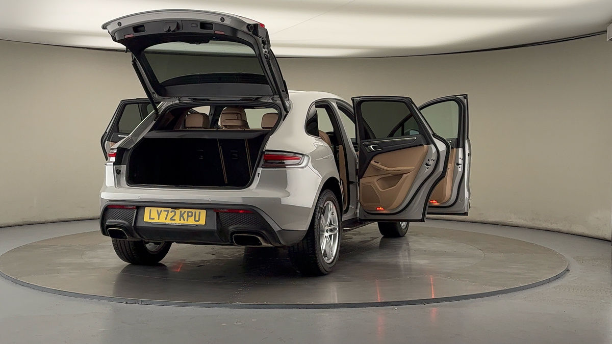 More views of Porsche Macan