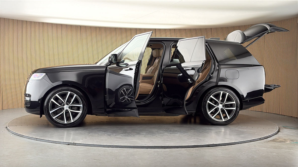 More views of Land Rover Range Rover