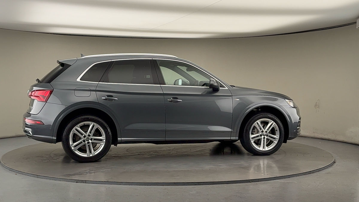 More views of Audi Q5