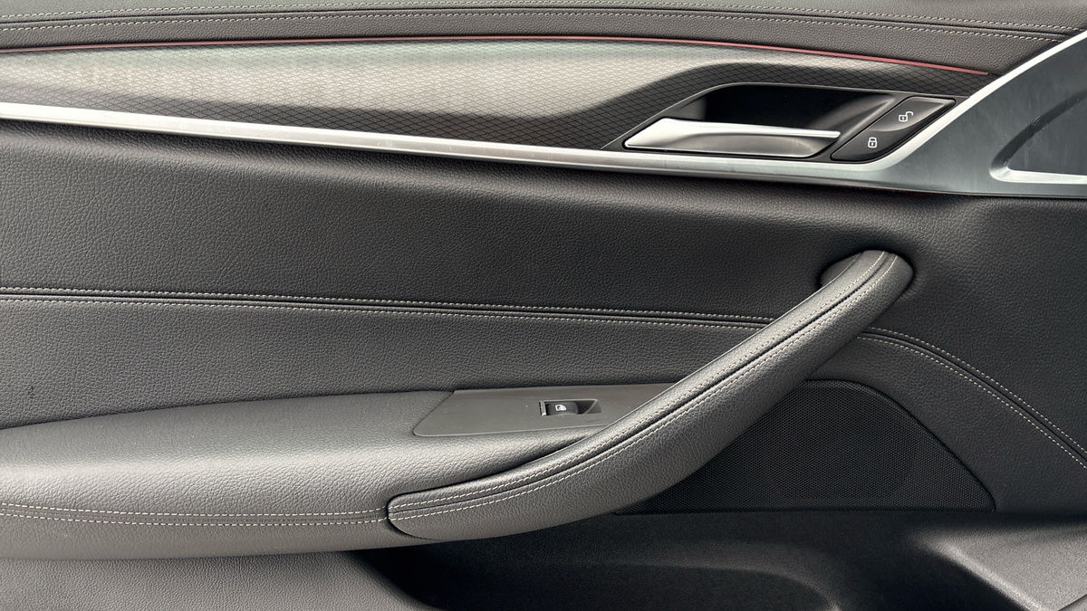 BMW 5 Series Image 19