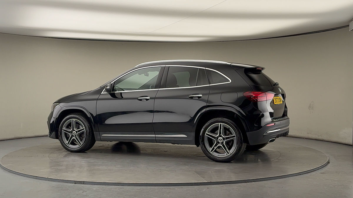 More views of Mercedes-Benz GLA