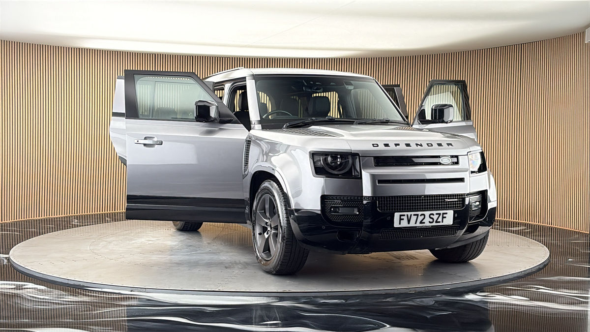 More views of Land Rover Defender 110