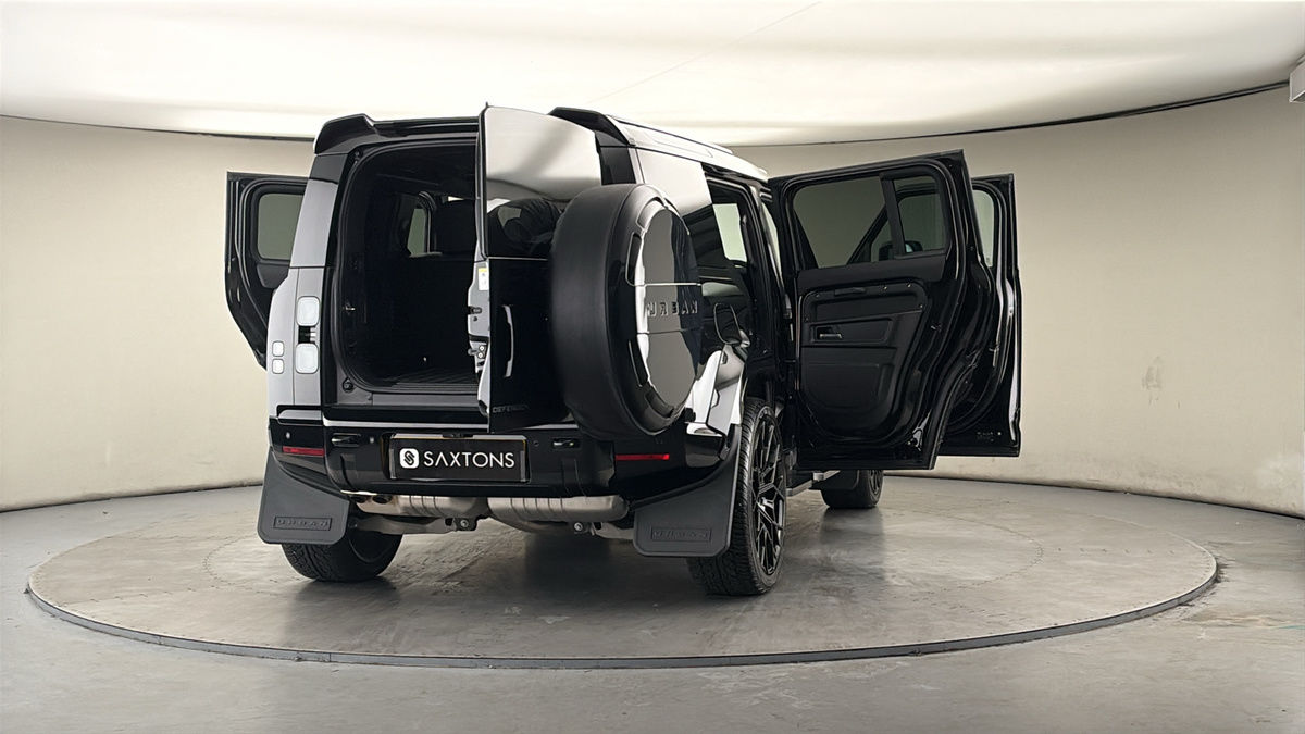 More views of Land Rover Defender 110