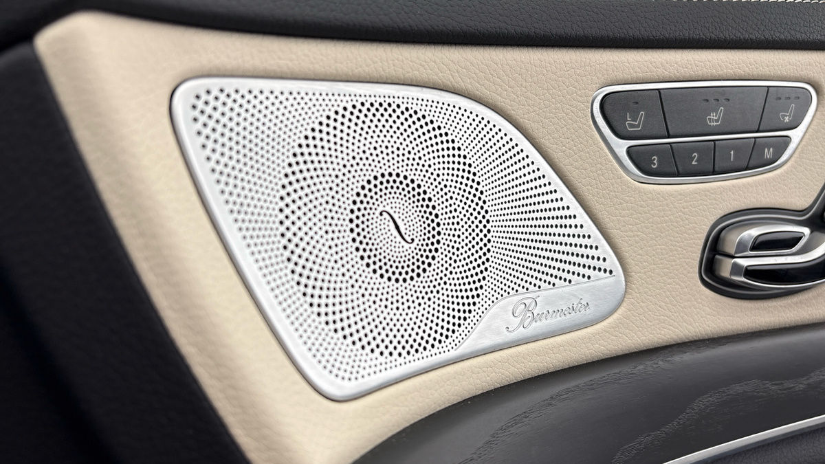 Mercedes-Benz S Class Image 25