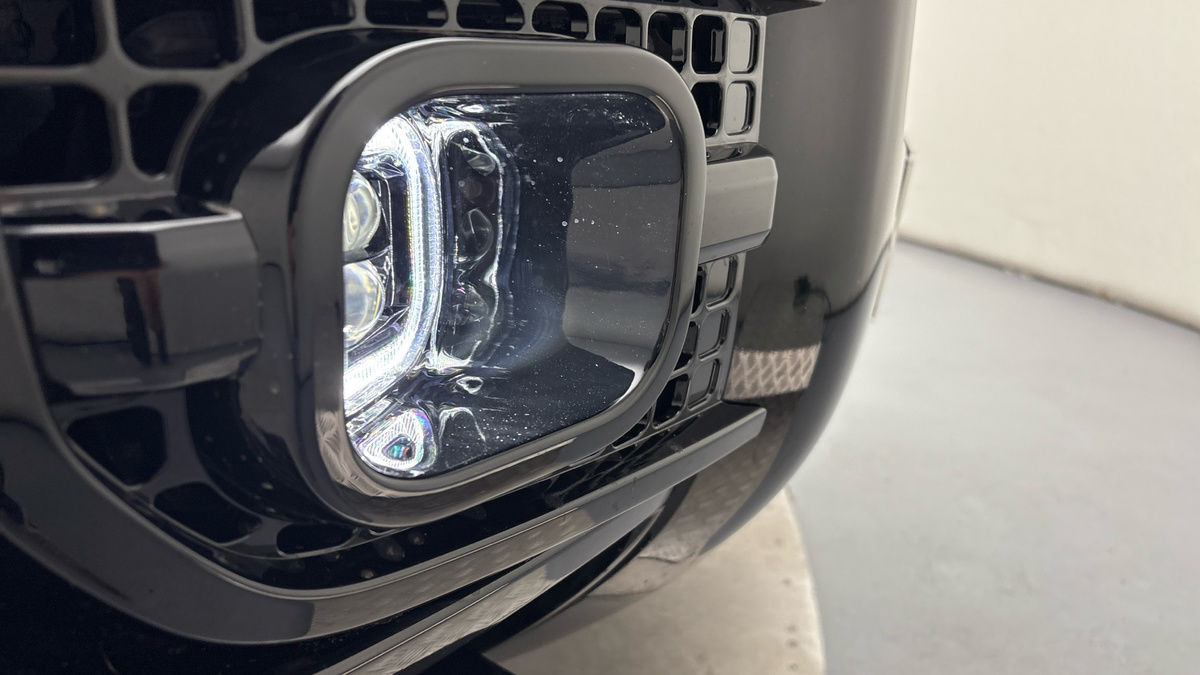 Land Rover Defender 110 Urban Image 27