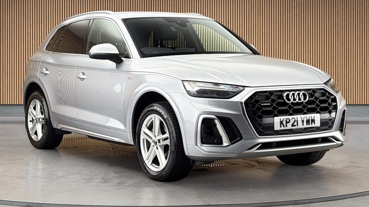 Audi Q5 Sticky Header Image