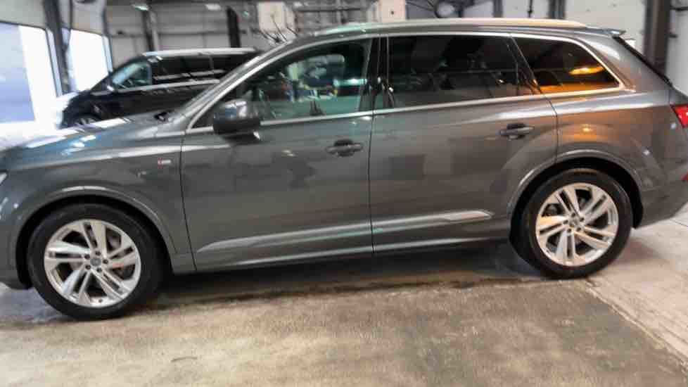 More views of Audi Q7