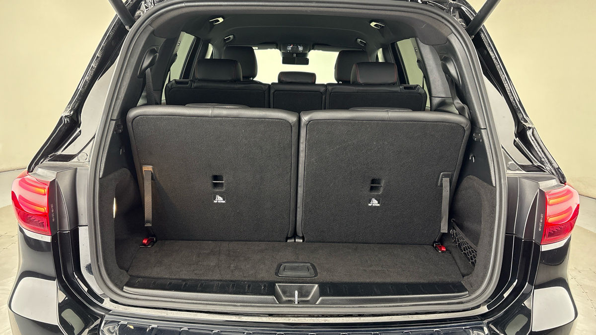 Mercedes-Benz GLB Image 11