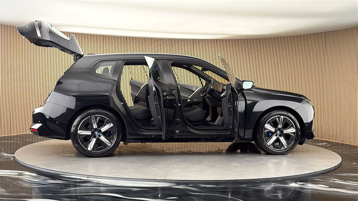 More views of BMW iX