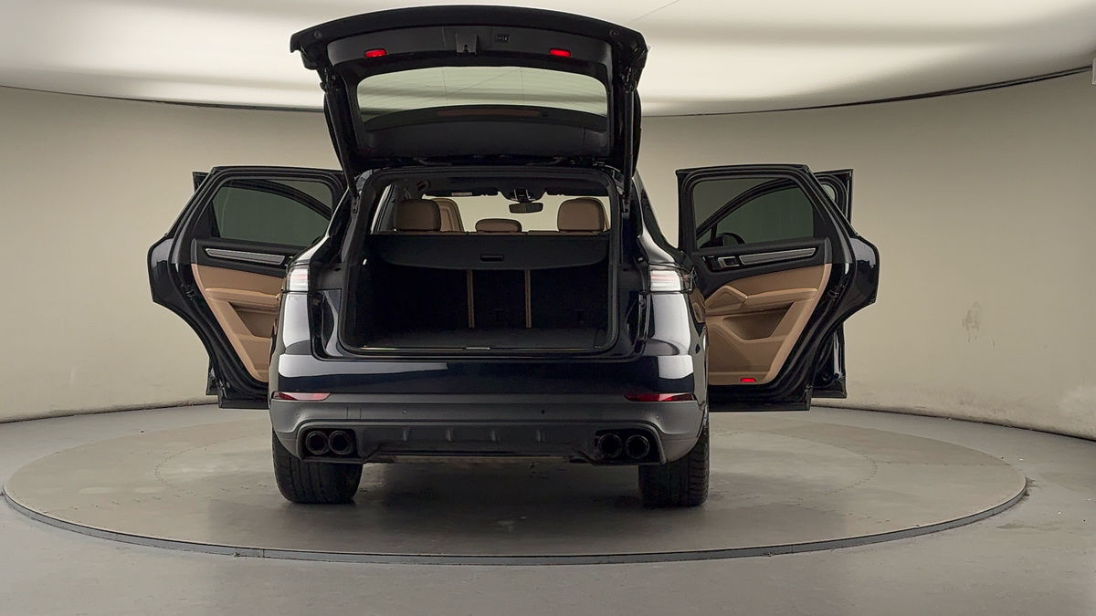 More views of Porsche Cayenne