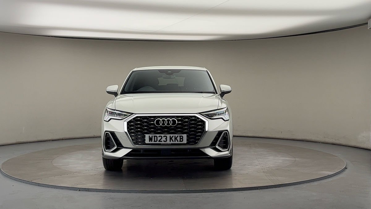 Audi Q3 Image 3