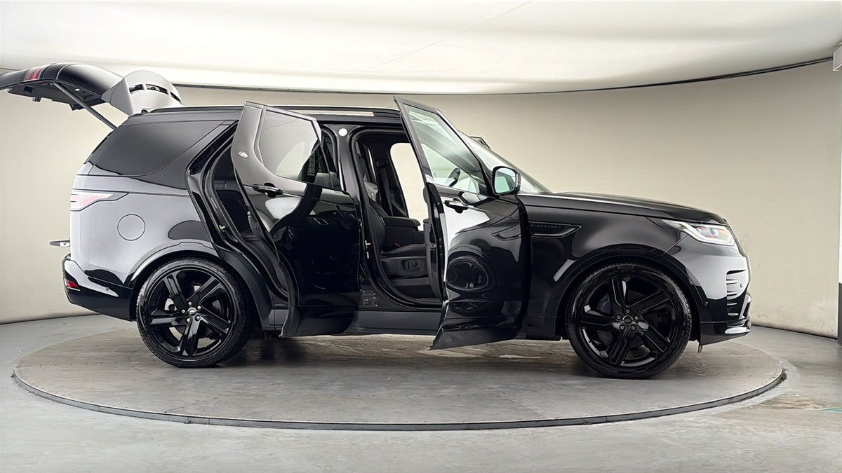 More views of Land Rover Discovery