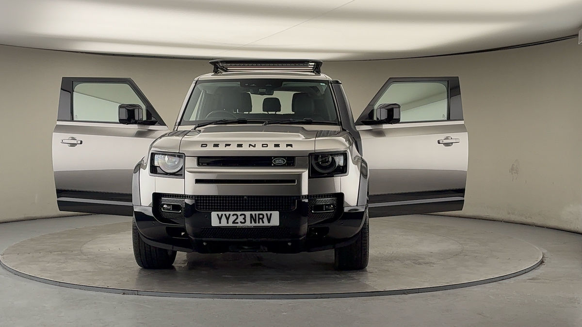 More views of Land Rover Defender 90