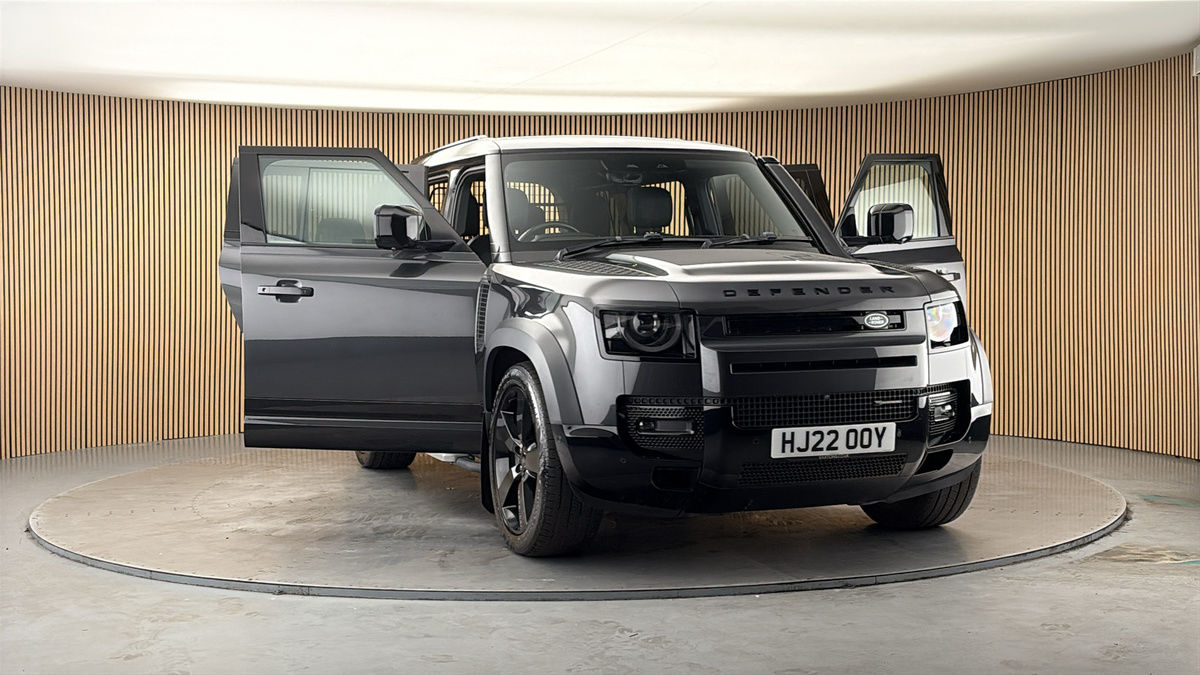 More views of Land Rover Defender 110