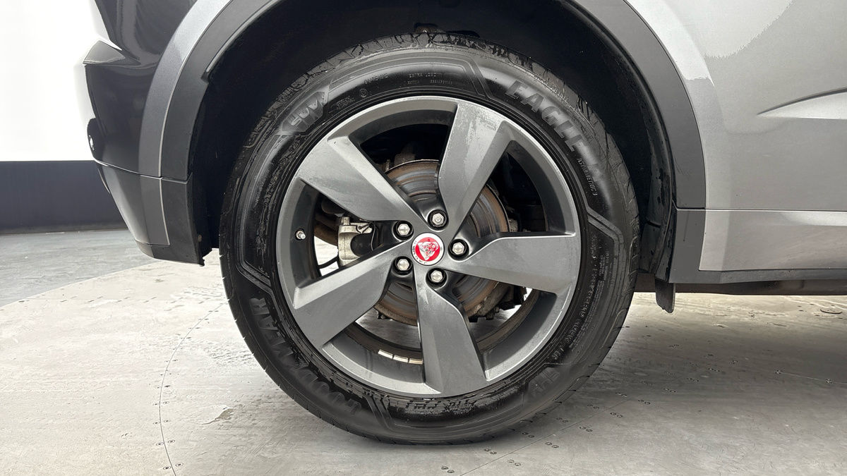 Jaguar E-PACE Image 10