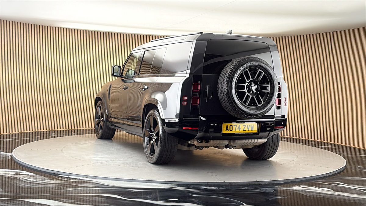 More views of Land Rover Defender 110
