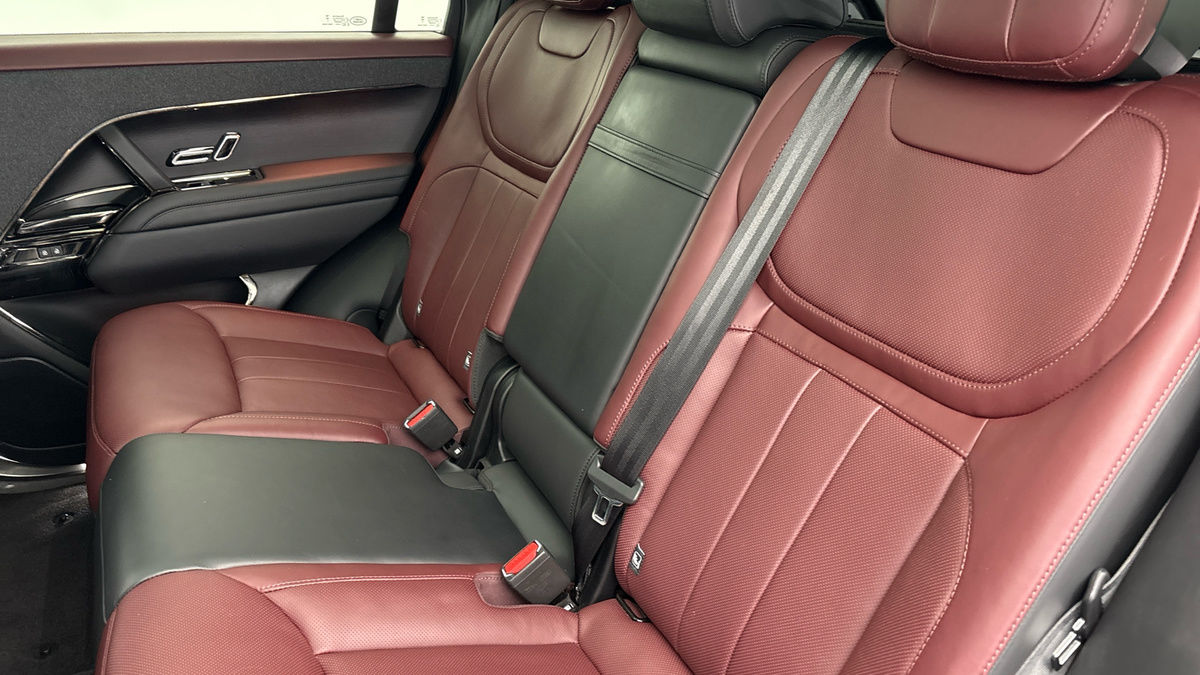 Land Rover Range Rover Sport Image 8