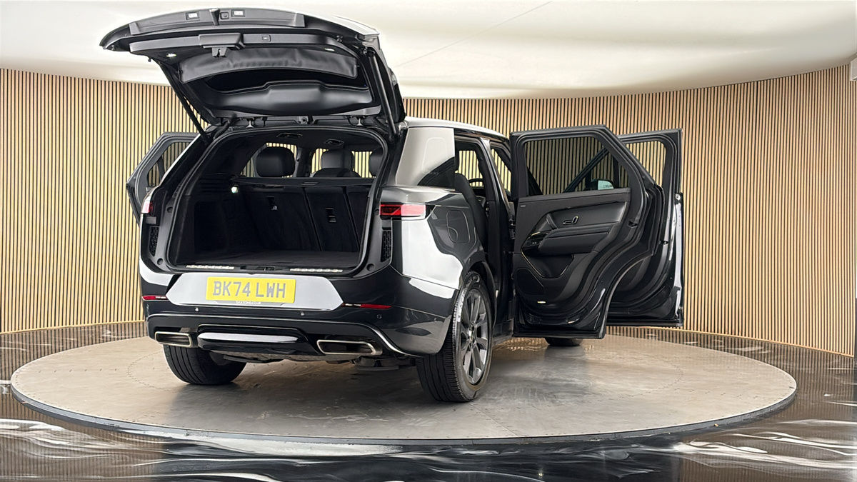 More views of Land Rover Range Rover Sport