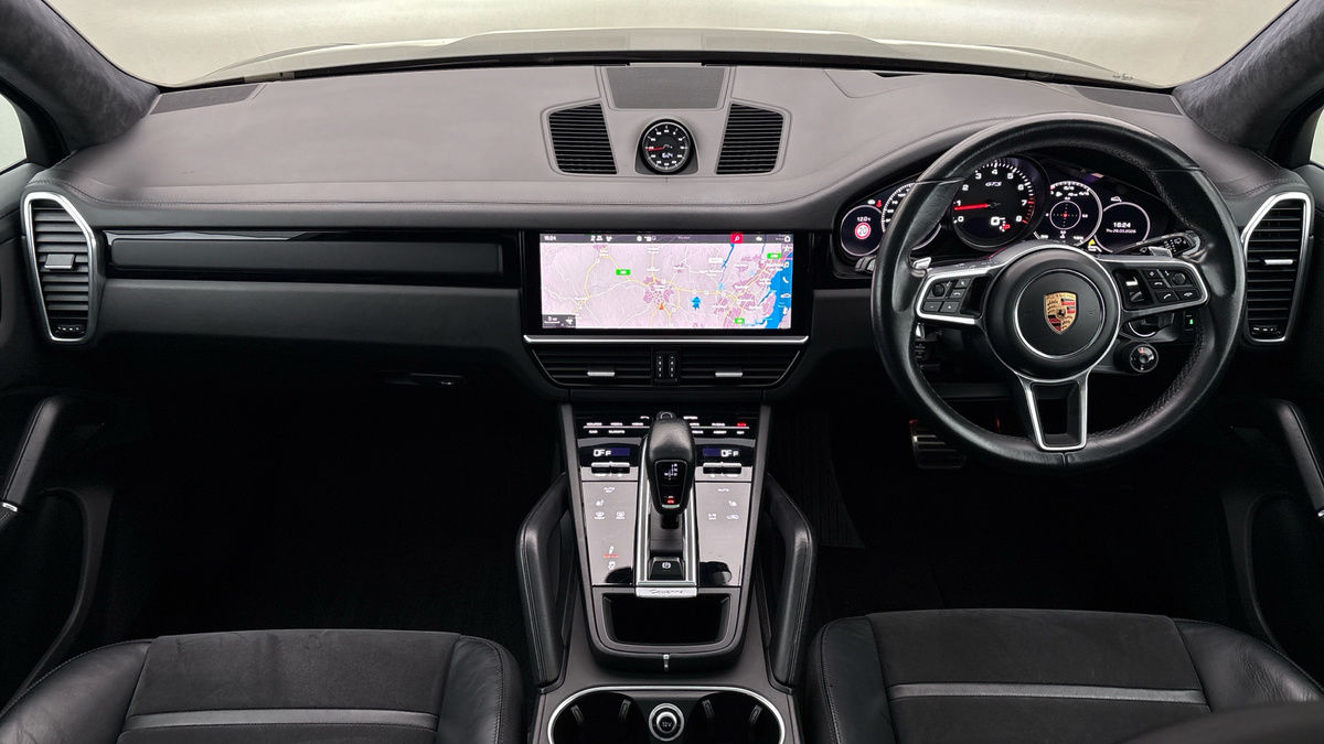 Porsche Cayenne Image 12