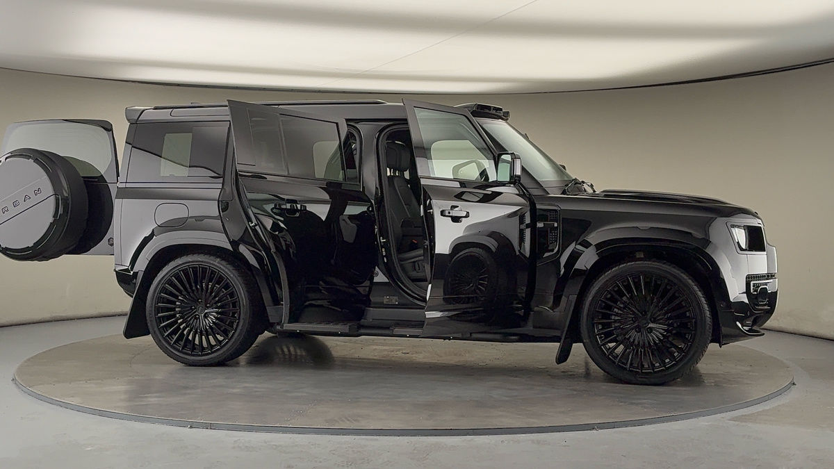 More views of Land Rover Defender 110