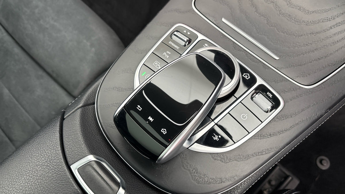 Mercedes-Benz E Class Image 26