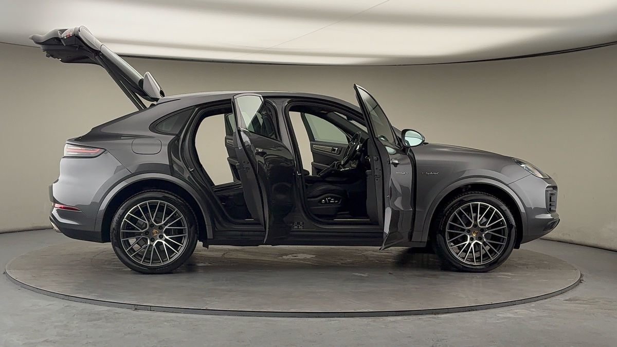 More views of Porsche Cayenne