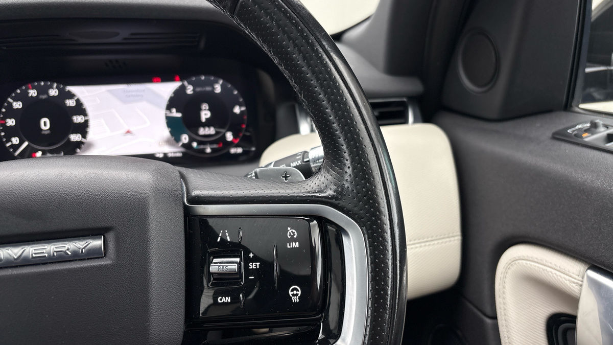 Land Rover Discovery Sport Image 14