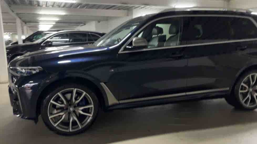 More views of BMW X7
