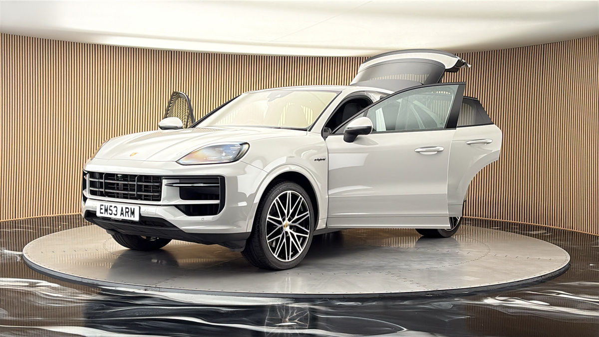 More views of Porsche Cayenne