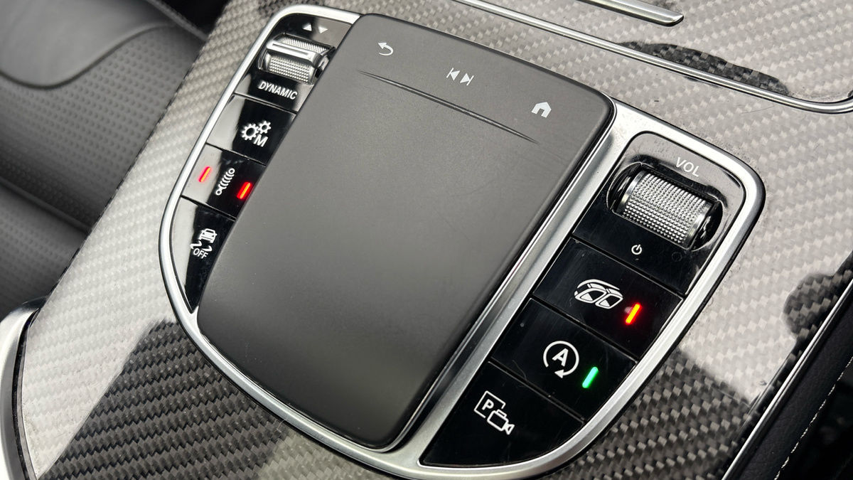 Mercedes-Benz GLC Image 30