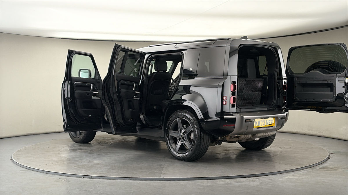 More views of Land Rover Defender 110