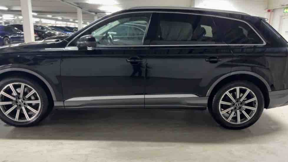 More views of Audi Q7