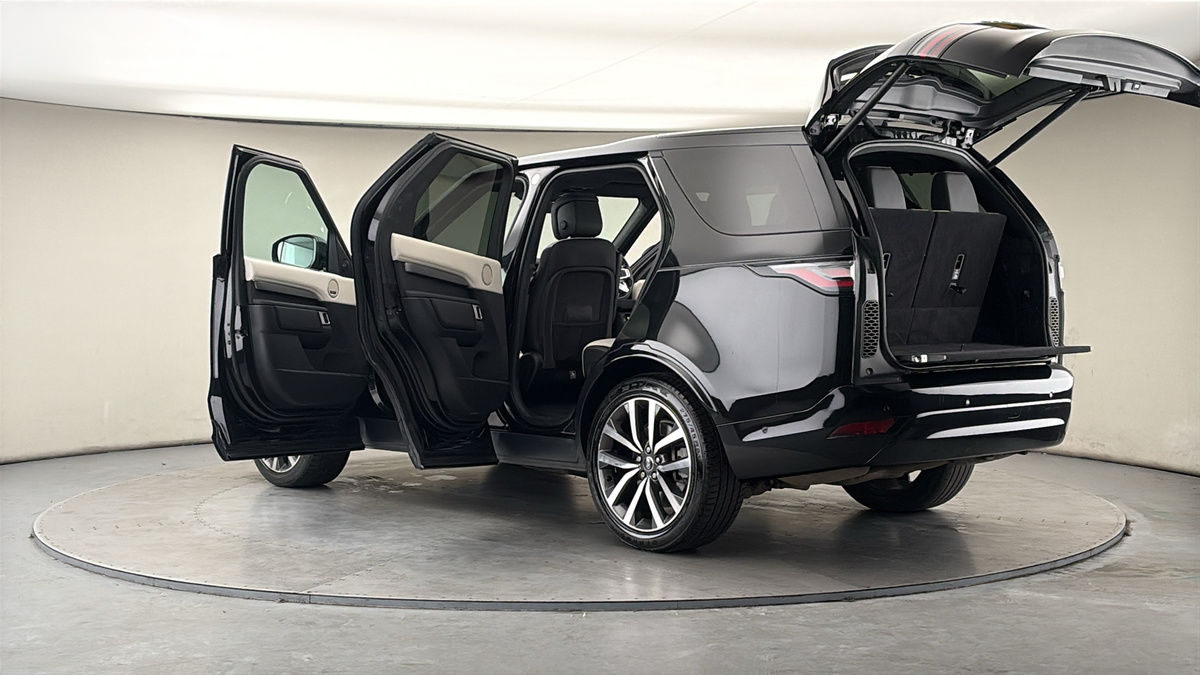 More views of Land Rover Discovery