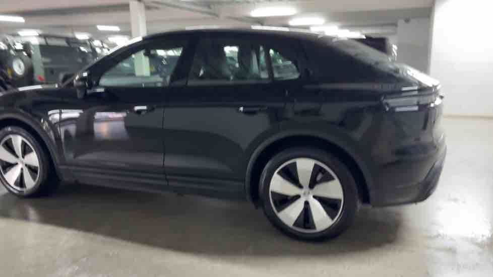 More views of Porsche Macan