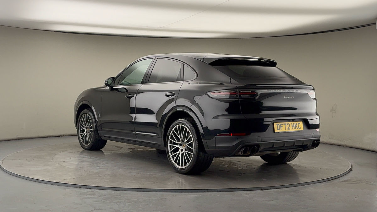 Porsche Cayenne Image 2