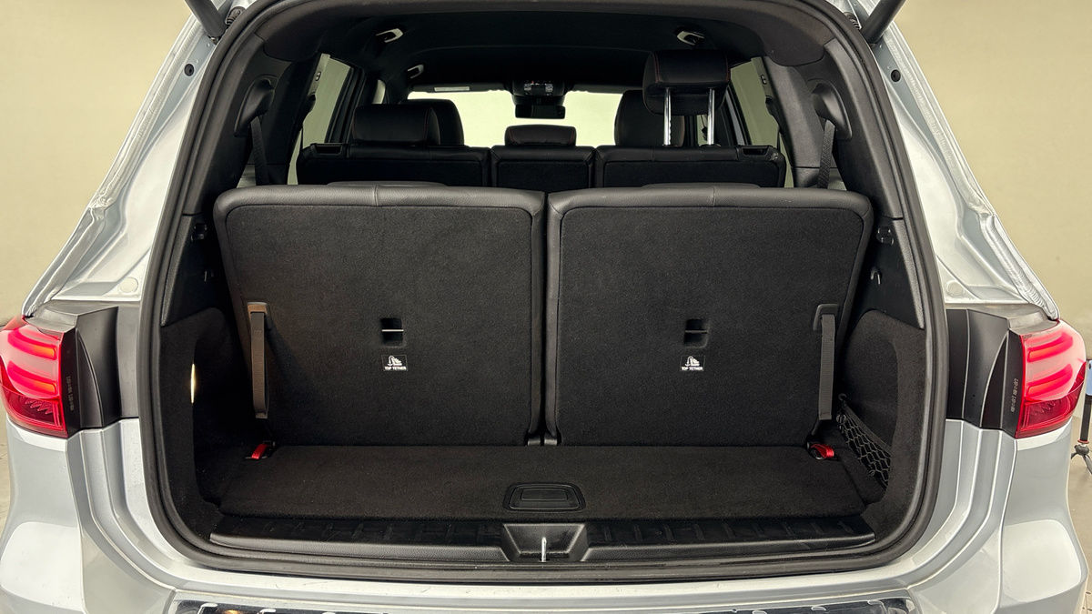 Mercedes-Benz GLB Image 11