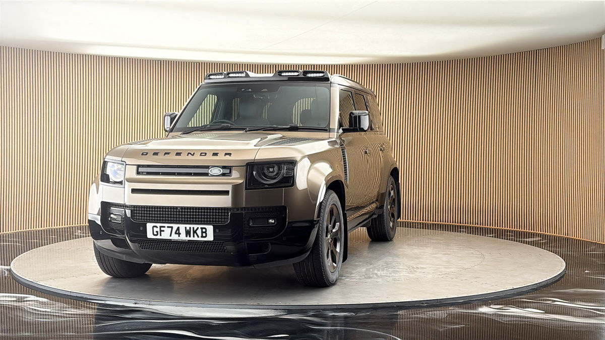 More views of Land Rover Defender 110