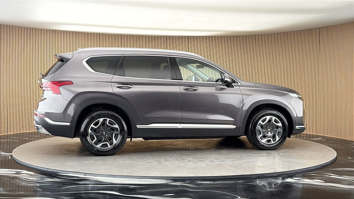 More views of Hyundai Santa Fe